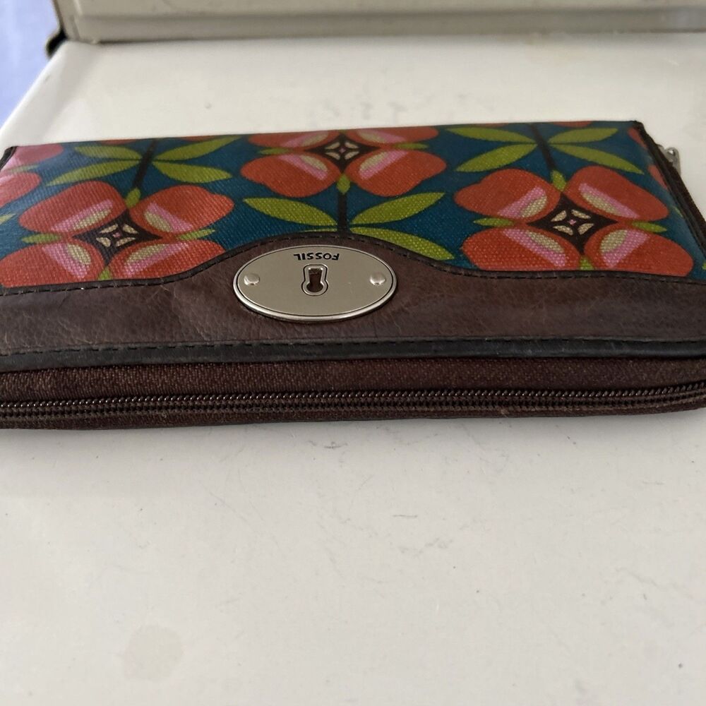 Fossil multi-Color Key-Per Wallet Clutch Key-Per - Picture 9 of 10